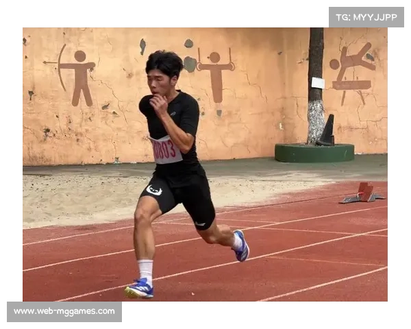 新秀学校运动会多项赛事完成：接力赛传递信任，长跑赛较量毅力