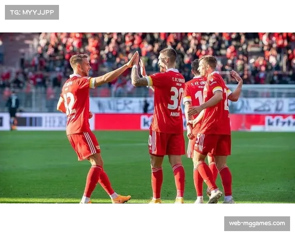 柏林联合1-0海登海姆，赫迪拉半场结束前抽射破门