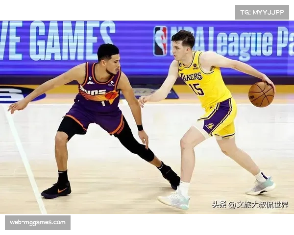 布克伤愈复出对阵湖人，太阳进攻体系重获梳理